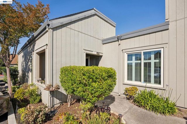 3430 Camanoe Ln, Alameda, CA 94502