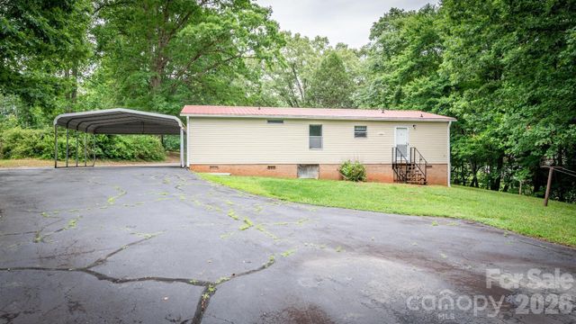 4449 Hickory Highway, Statesville, NC 28677