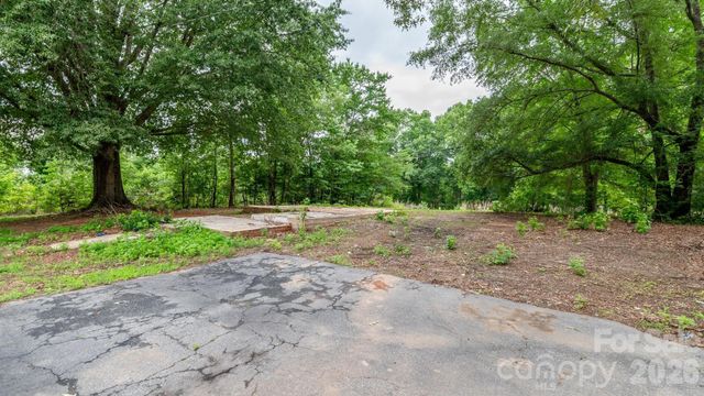 4449 Hickory Highway, Statesville, NC 28677