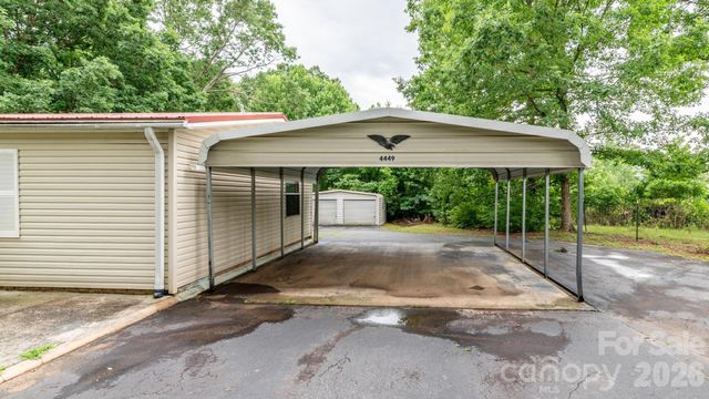4449 Hickory Highway, Statesville, NC 28677