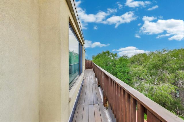 2401 W OHIO Street 31, Chicago, IL 60612