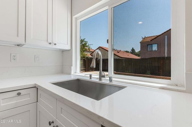 2332 Hampton Avenue, Simi Valley, CA 93063