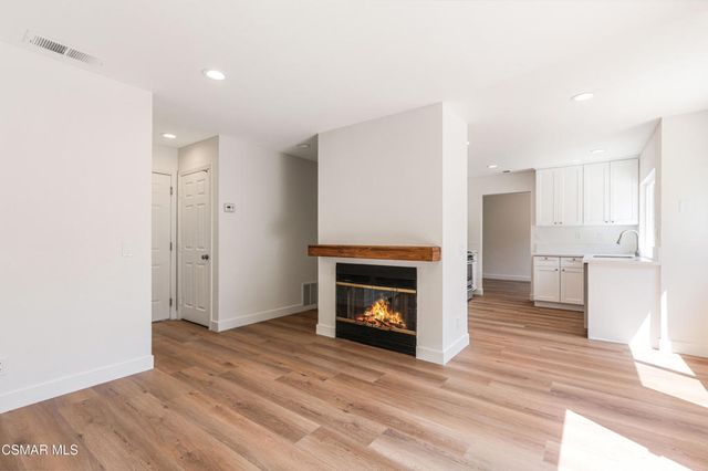 2332 Hampton Avenue, Simi Valley, CA 93063