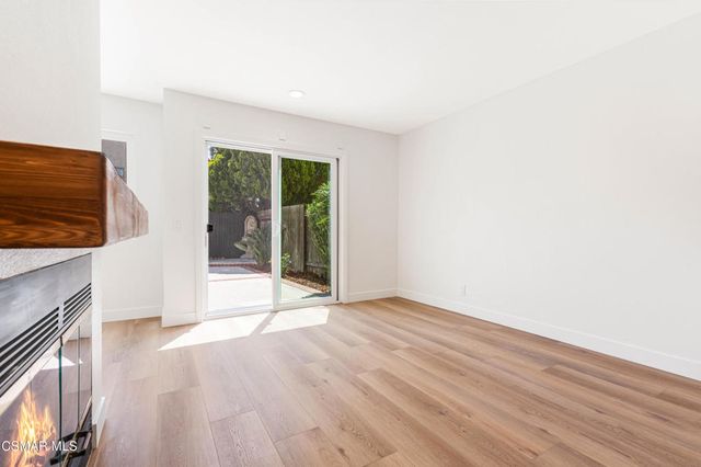 2332 Hampton Avenue, Simi Valley, CA 93063