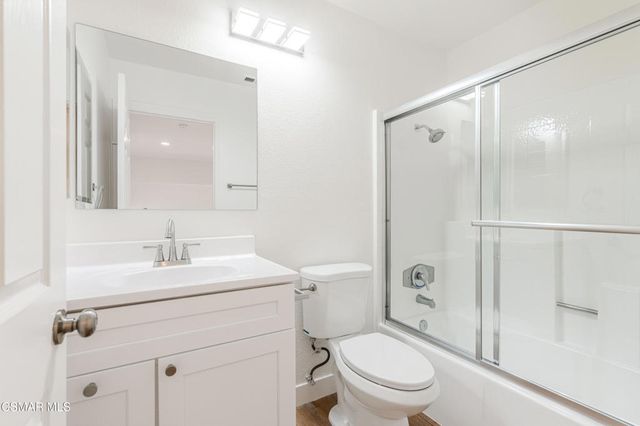 2332 Hampton Avenue, Simi Valley, CA 93063