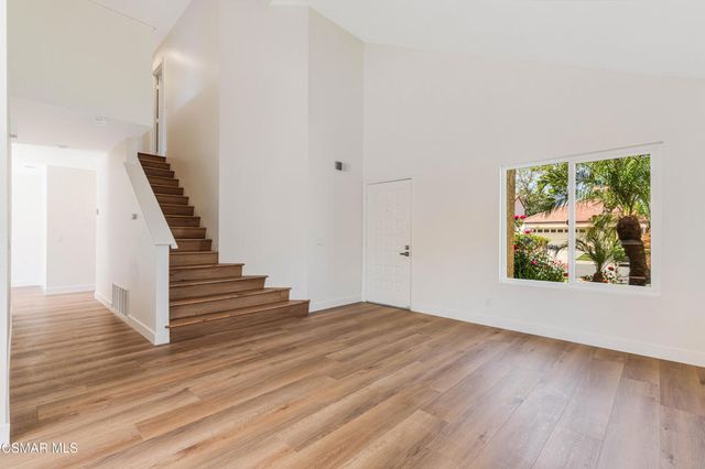 2332 Hampton Avenue, Simi Valley, CA 93063