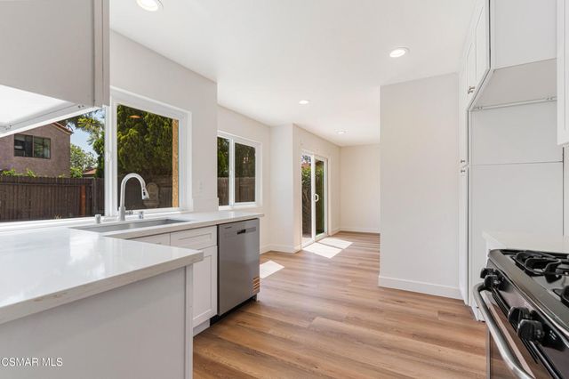 2332 Hampton Avenue, Simi Valley, CA 93063