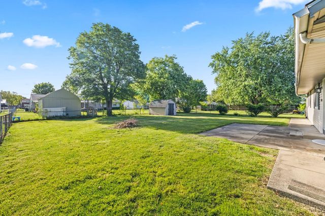 502 Cranewood Dr, Trenton, OH 45067