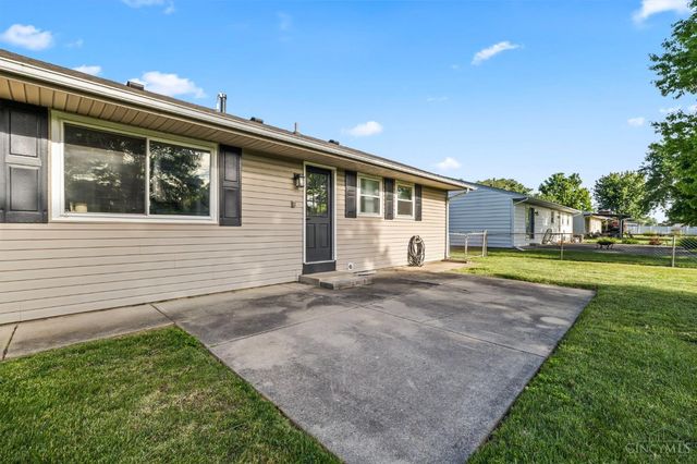 502 Cranewood Dr, Trenton, OH 45067