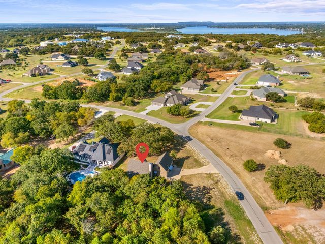 516 Lydia Lane, Granbury, TX 76049
