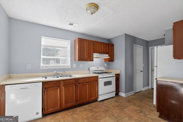 1544 Northcut Court, College Park, GA 30349