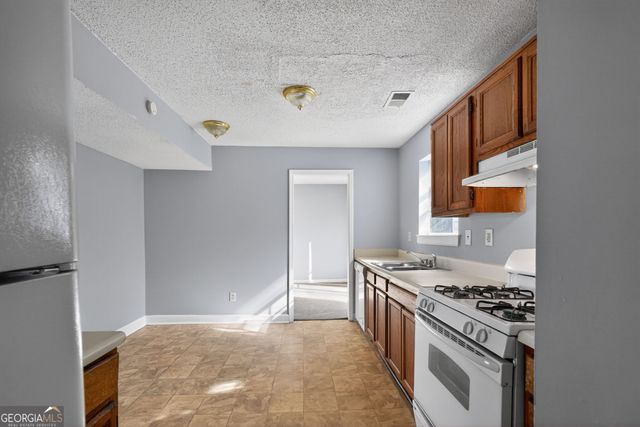 1544 Northcut Court, College Park, GA 30349