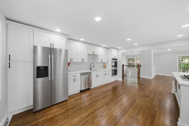 1117 Barberry Court, Downers Grove, IL 60515