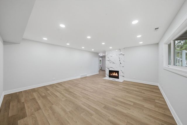 1117 Barberry Court, Downers Grove, IL 60515