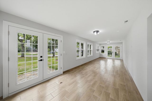 1117 Barberry Court, Downers Grove, IL 60515