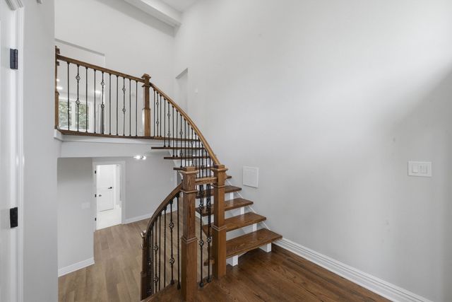 1117 Barberry Court, Downers Grove, IL 60515