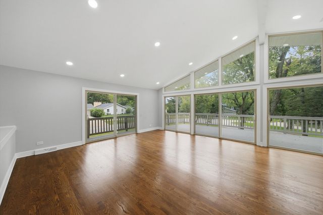 1117 Barberry Court, Downers Grove, IL 60515