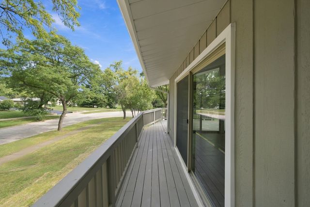1117 Barberry Court, Downers Grove, IL 60515