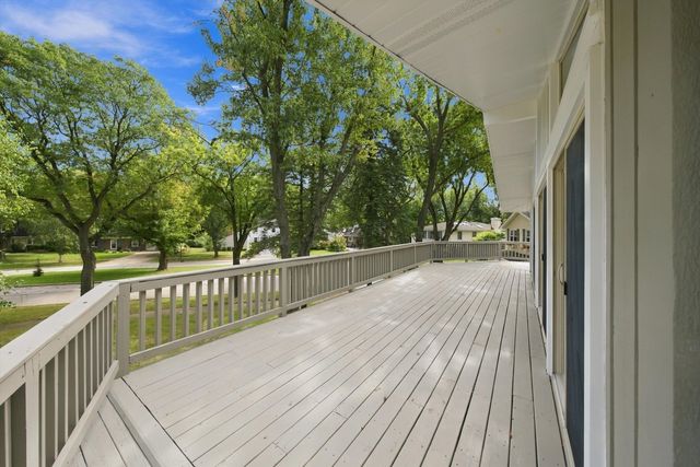 1117 Barberry Court, Downers Grove, IL 60515