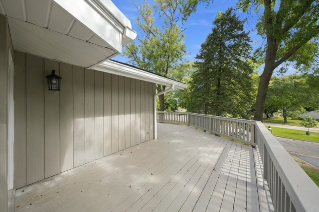 1117 Barberry Court, Downers Grove, IL 60515