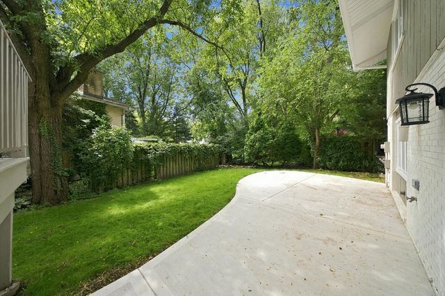 1117 Barberry Court, Downers Grove, IL 60515