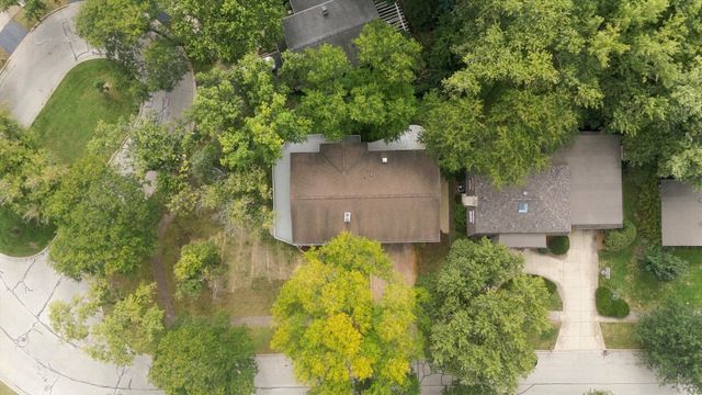 1117 Barberry Court, Downers Grove, IL 60515