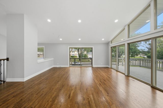 1117 Barberry Court, Downers Grove, IL 60515