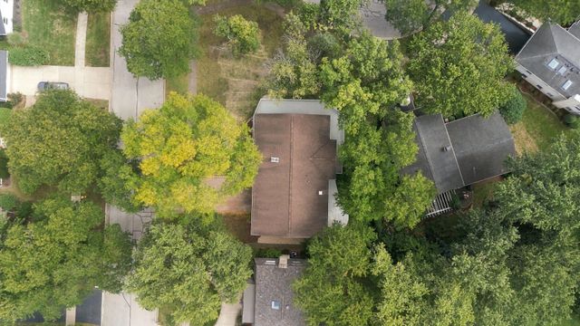 1117 Barberry Court, Downers Grove, IL 60515
