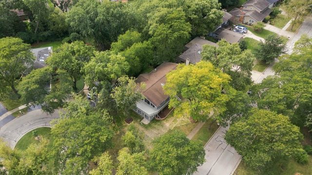 1117 Barberry Court, Downers Grove, IL 60515