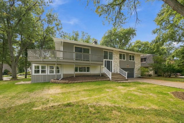 1117 Barberry Court, Downers Grove, IL 60515