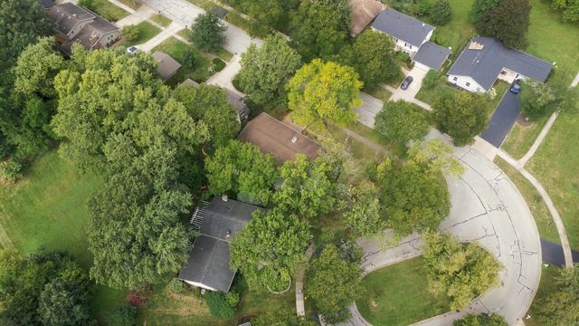 1117 Barberry Court, Downers Grove, IL 60515