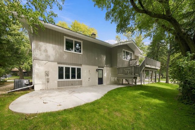 1117 Barberry Court, Downers Grove, IL 60515