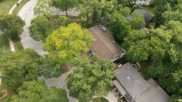 1117 Barberry Court, Downers Grove, IL 60515