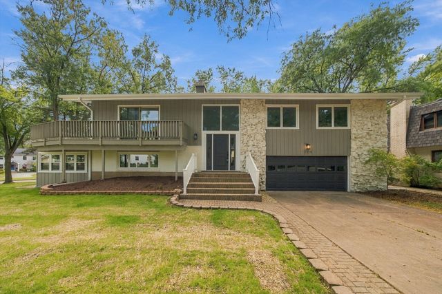 1117 Barberry Court, Downers Grove, IL 60515