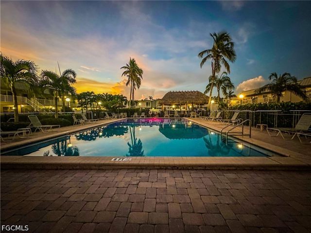 6777 Winkler RD 236, Fort Myers, FL 33919