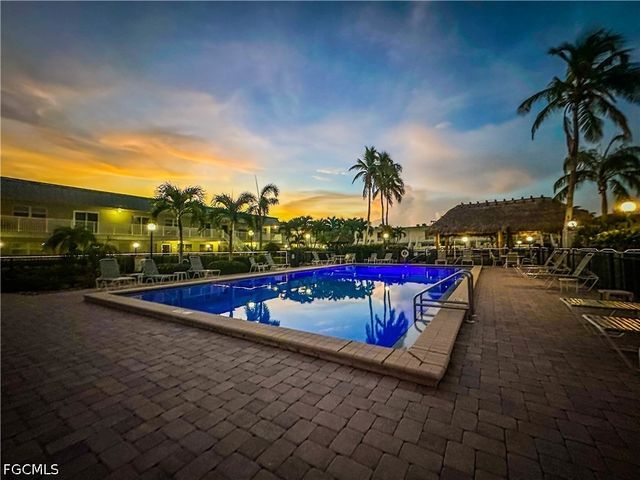 6777 Winkler RD 236, Fort Myers, FL 33919