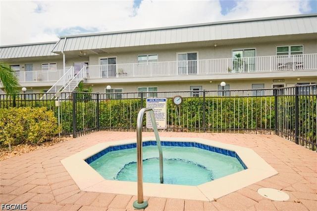 6777 Winkler RD 236, Fort Myers, FL 33919