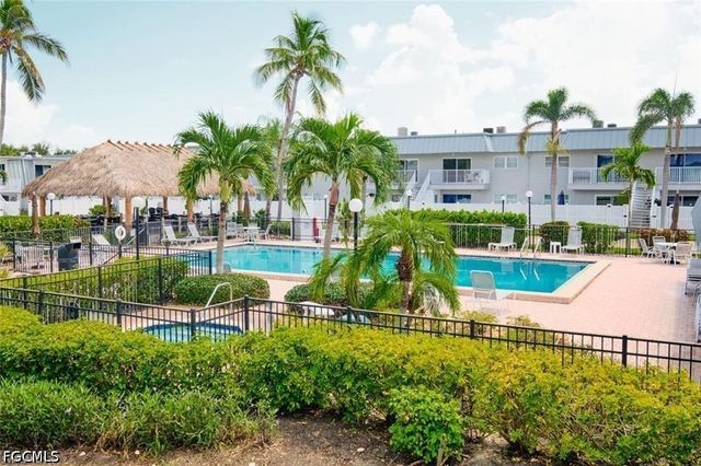 6777 Winkler RD 236, Fort Myers, FL 33919
