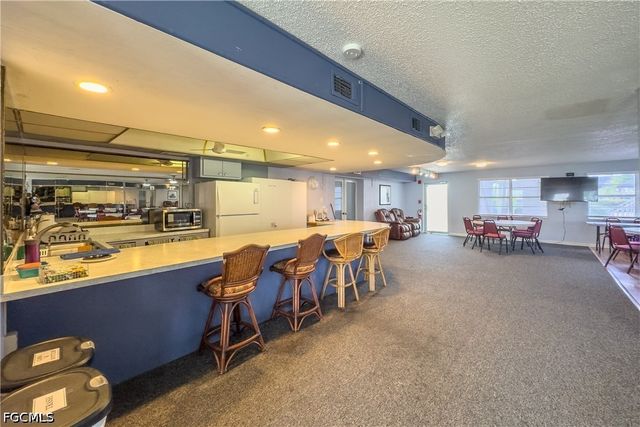 6777 Winkler RD 236, Fort Myers, FL 33919