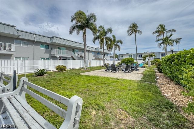 6777 Winkler RD 236, Fort Myers, FL 33919