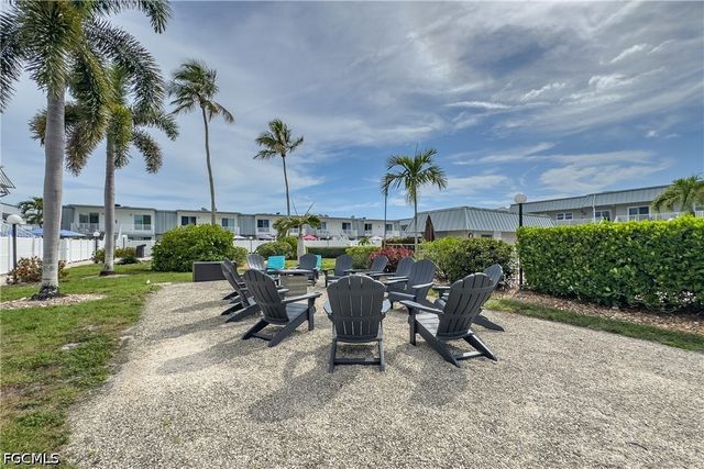 6777 Winkler RD 236, Fort Myers, FL 33919