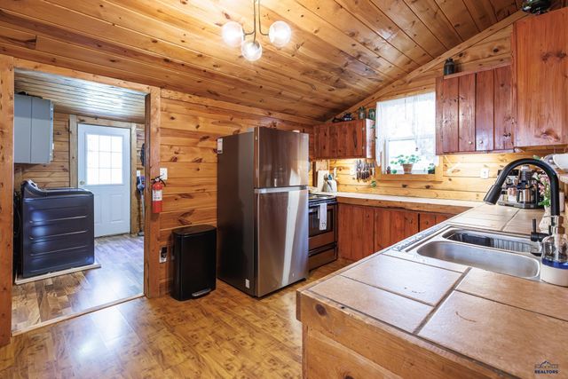 313 MILL ST, Lead, SD 57754