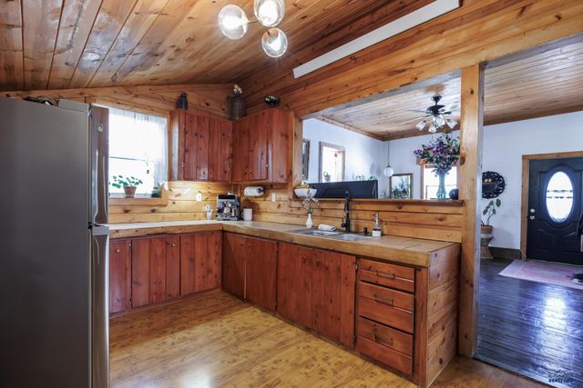 313 MILL ST, Lead, SD 57754