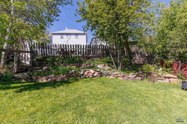 313 MILL ST, Lead, SD 57754