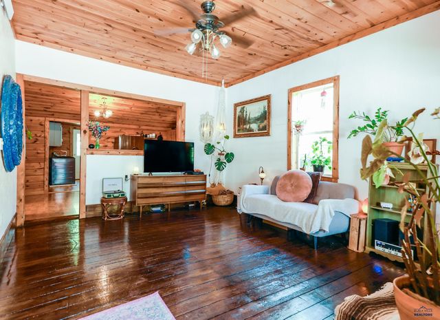 313 MILL ST, Lead, SD 57754