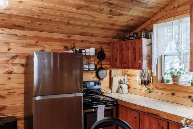 313 MILL ST, Lead, SD 57754