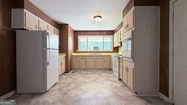 1664 Barrett Drive NW, Atlanta, GA 30318