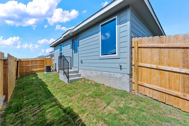 406 Low Pasture TRL, San Marcos, TX 78666