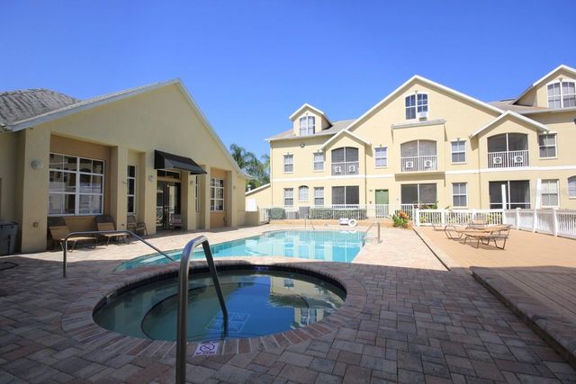 5016 SUNRIDGE PALMS DRIVE, Tampa, FL 33617