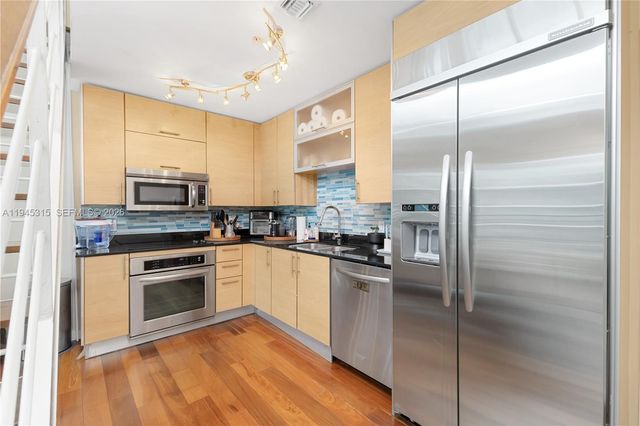 60 SW 13 st 5012, Miami, FL 33130